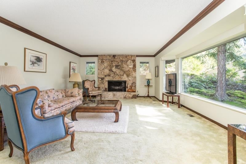 4621 Caulfeild Dr