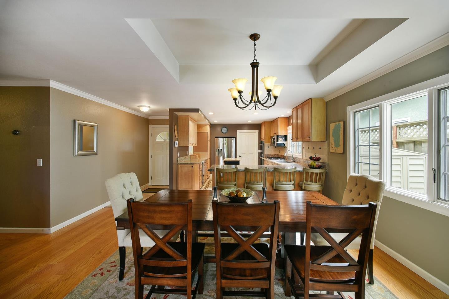 1091 Manzanita Dr