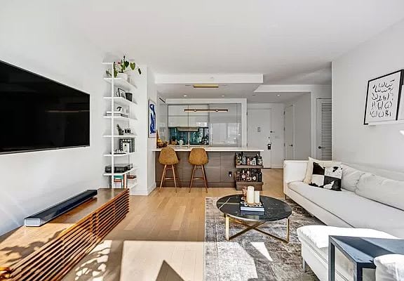 22 N 6th Street Unit: 8M
