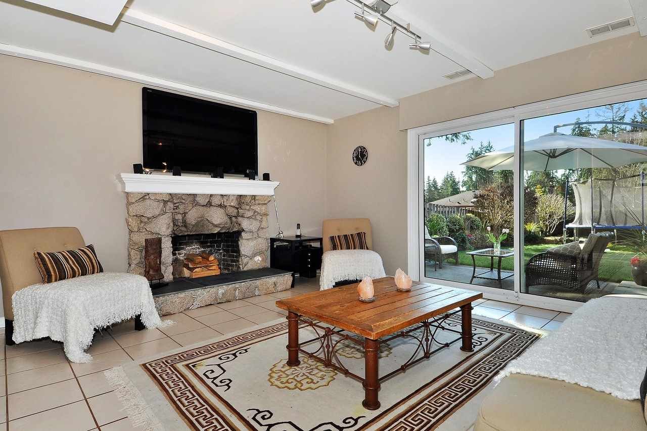 3182 Strathaven Ln