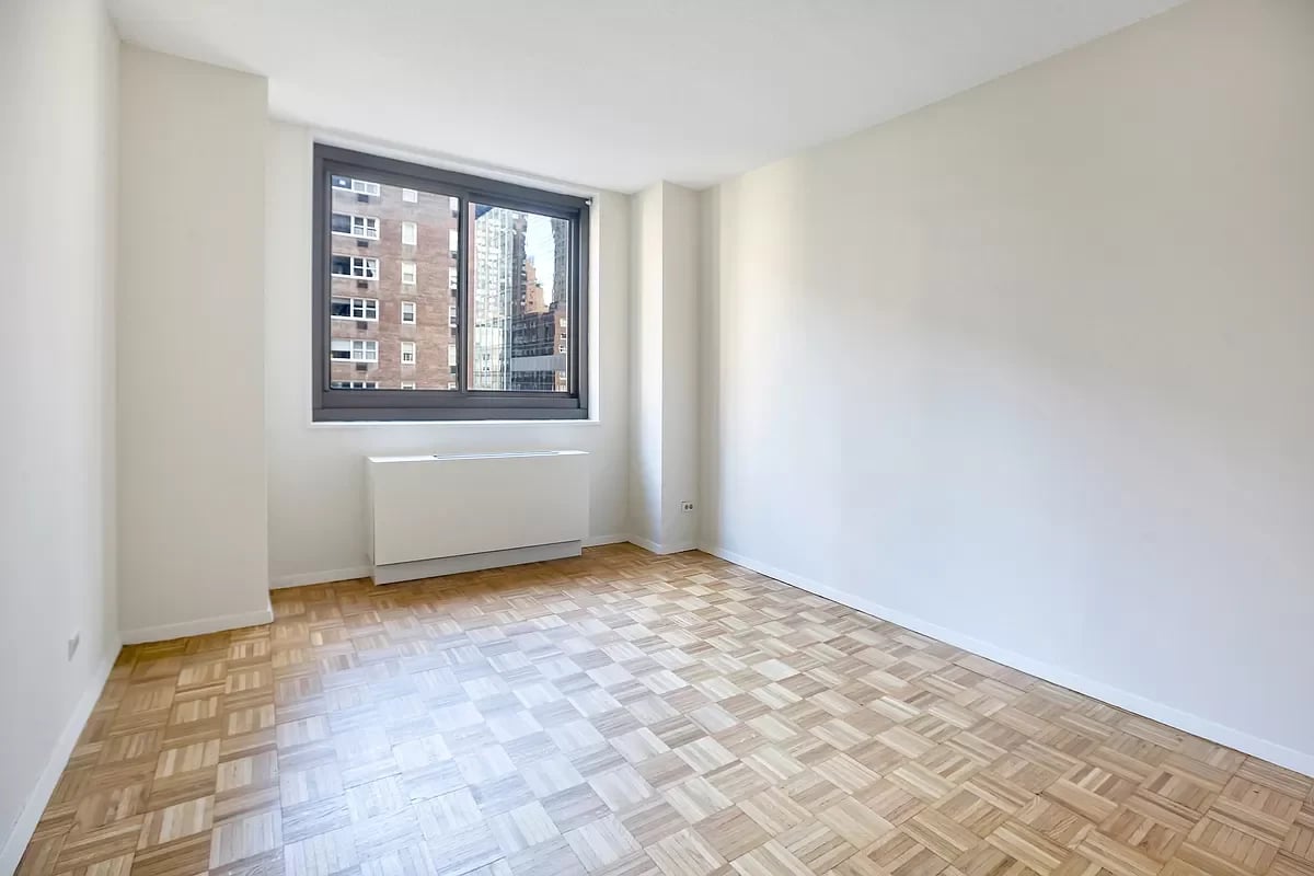 347 West 57th Street Unit: 10B