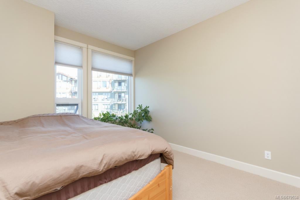 204-3220 Jacklin Rd
