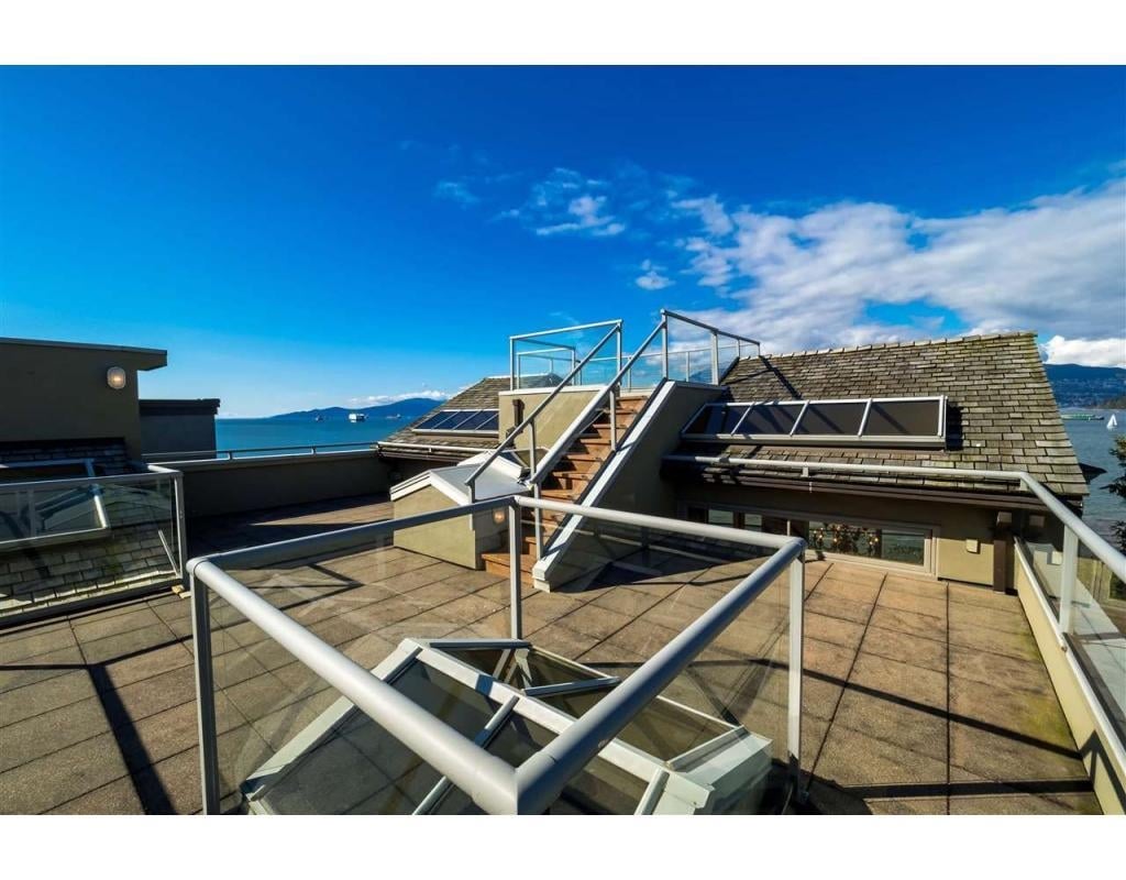 2707 Point Grey Rd