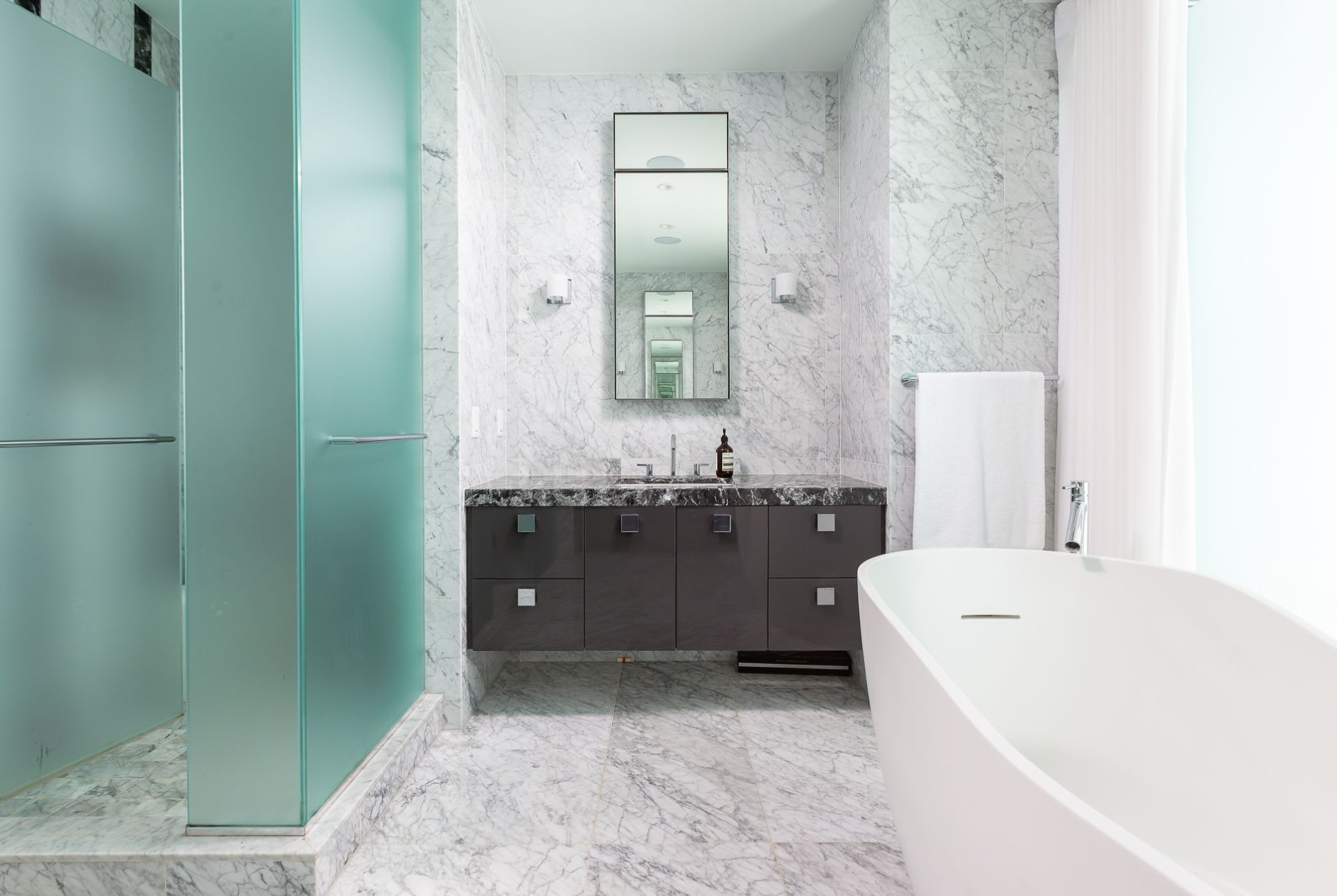 206 Bloor St W 