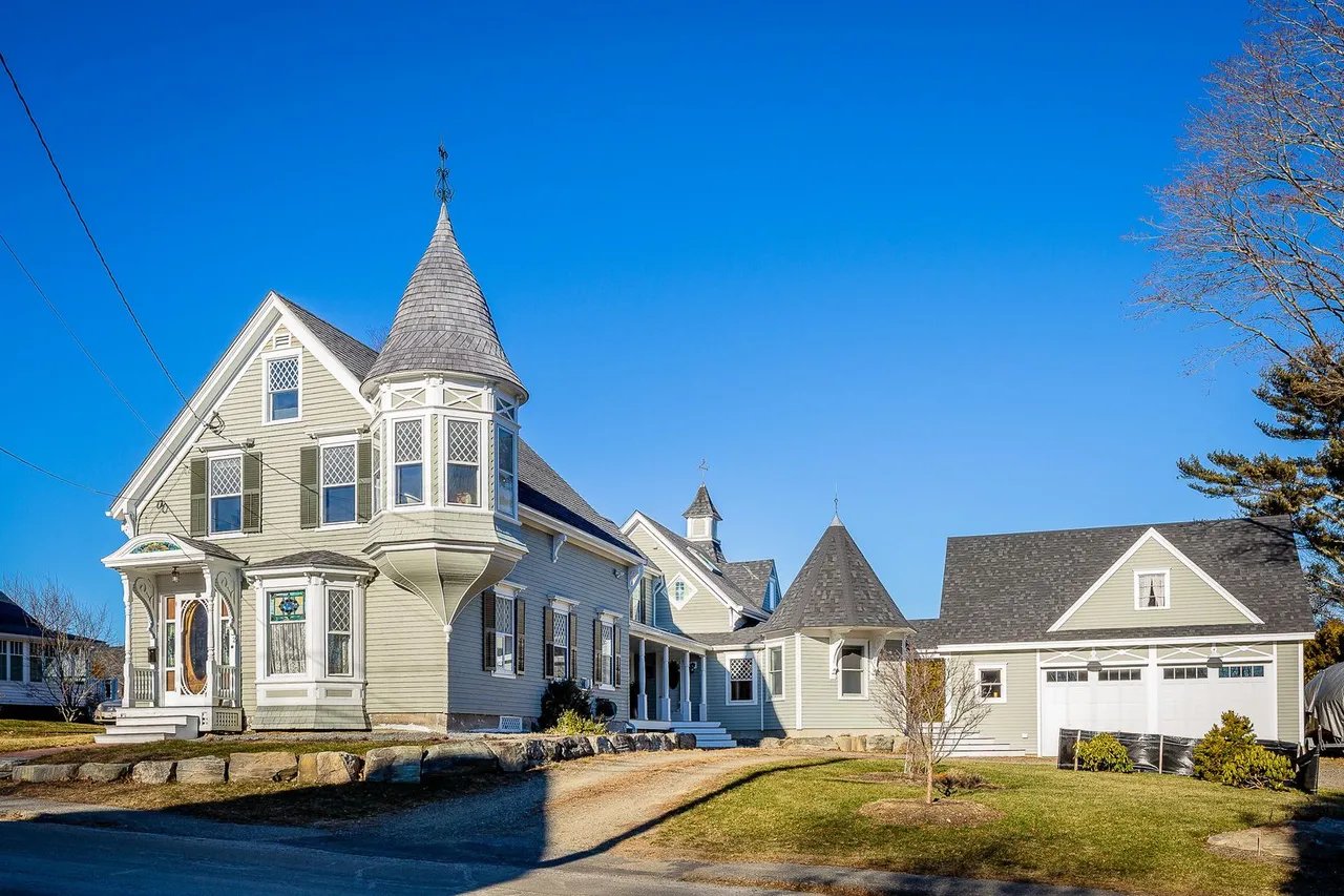 Home for Sale – 21 Pearl Street, Camden, ME – $895,000