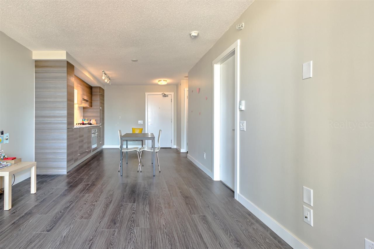 807-602 Como Lake Ave
