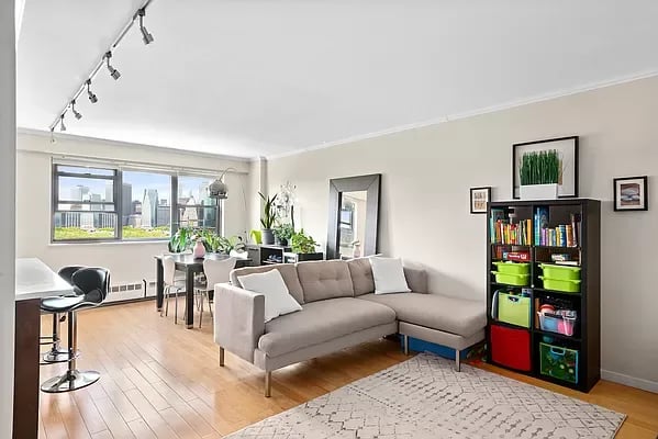 175 Adams St. Unit: 14-A