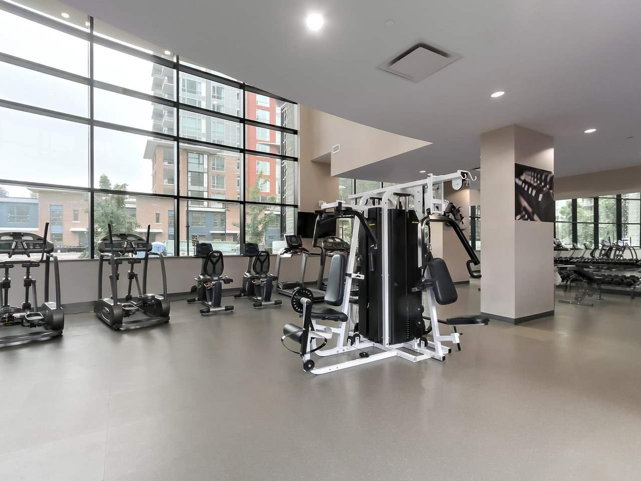 501-3093 Windsor Gate