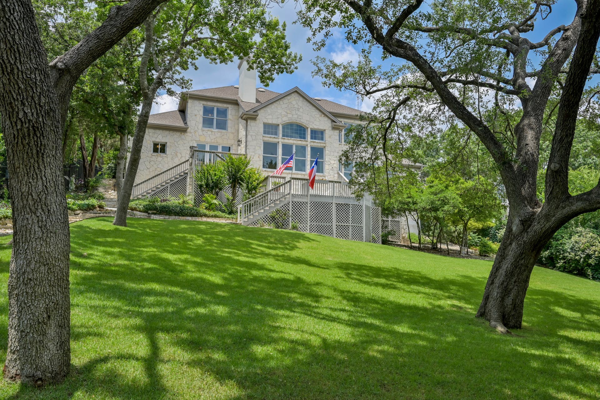 2015 Westlake Drive