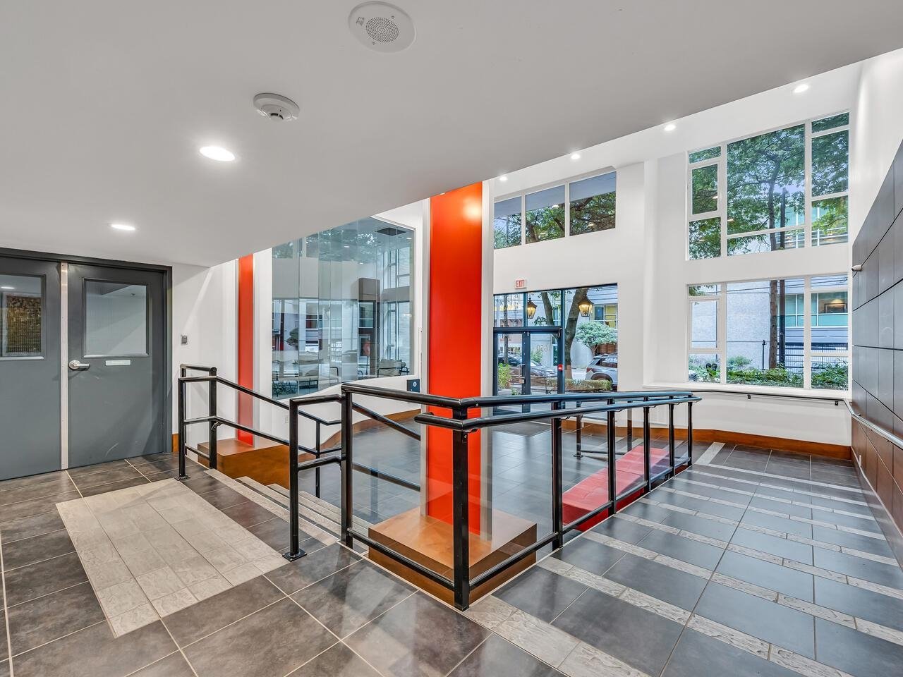 301-1650 W 7th Ave