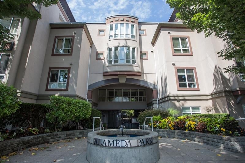 208-3235 W 4th Avenue, Vancouver