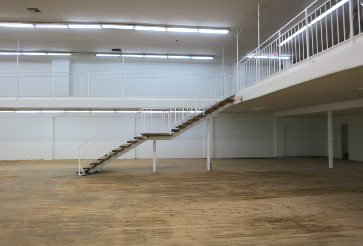 2700 N Broadway