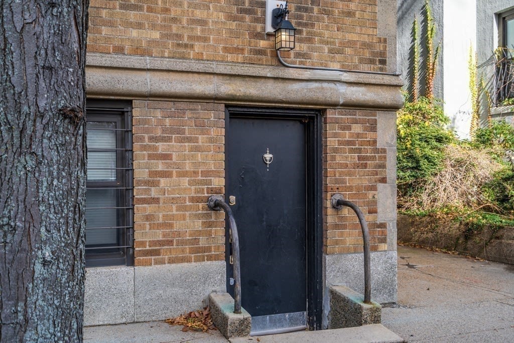 116 Riverway, #99