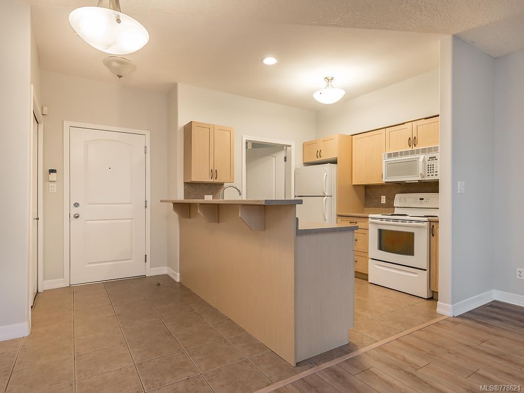 101-2706 Peatt Rd