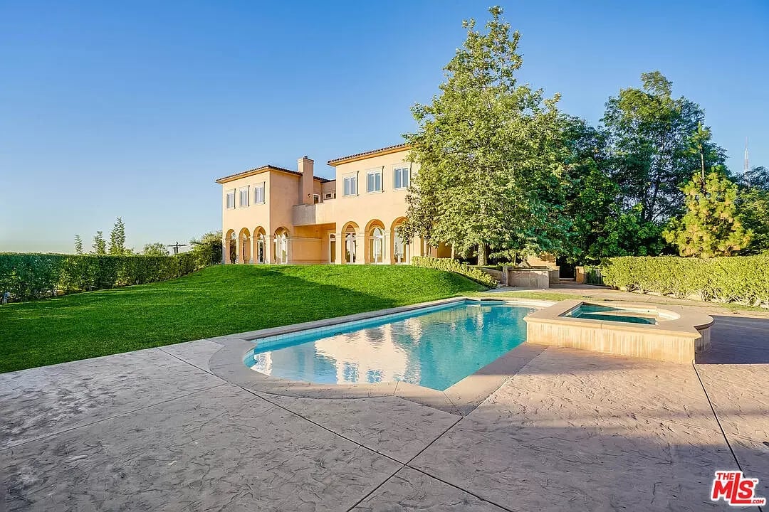 2600 Bowmont Dr