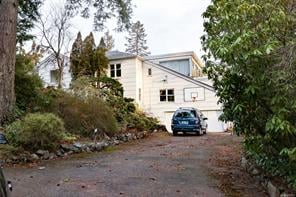 1212 Craigflower Rd