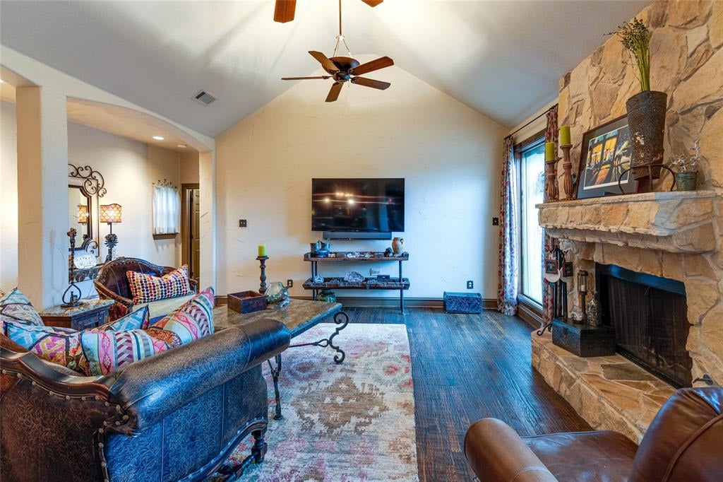 2907 Peninsula Dr