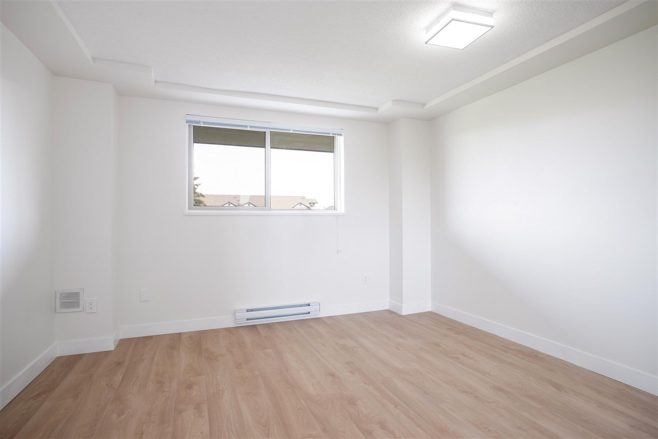 B401-4821 53 St