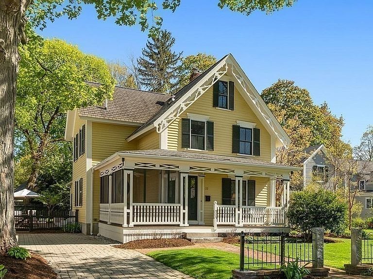 33 Middle Street