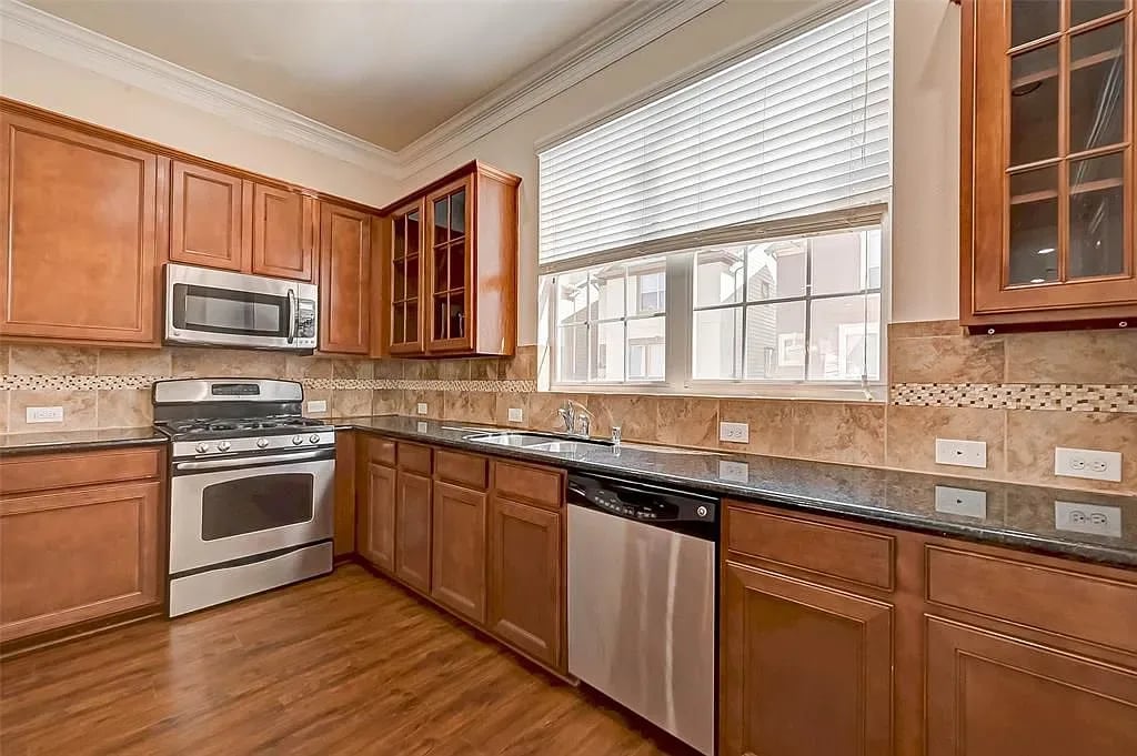 3216 Clearview Cir