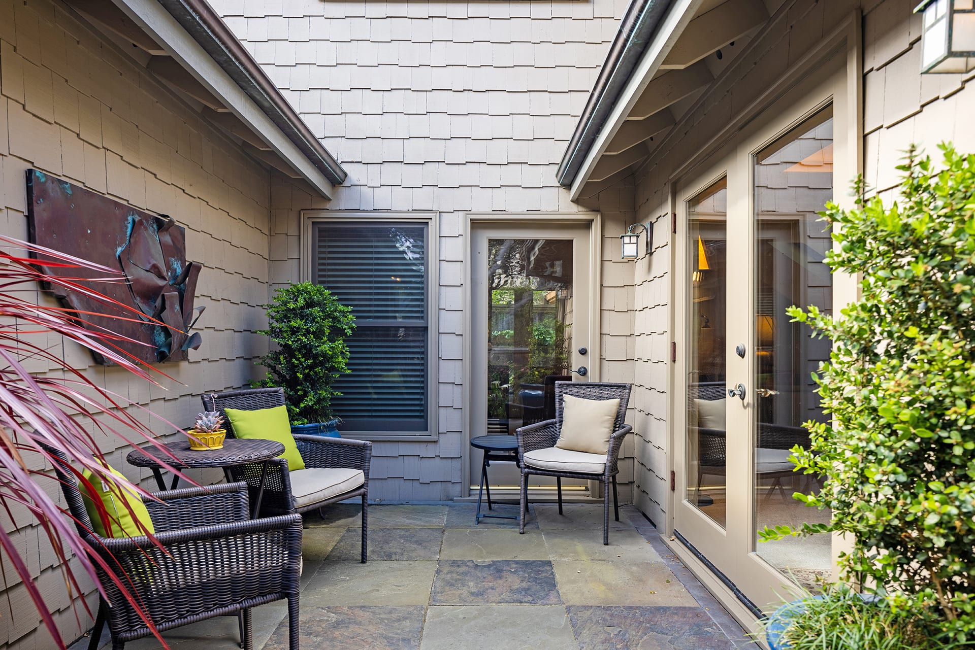 Carmel Jewel - 10th Ave 3 SE of San Carlos