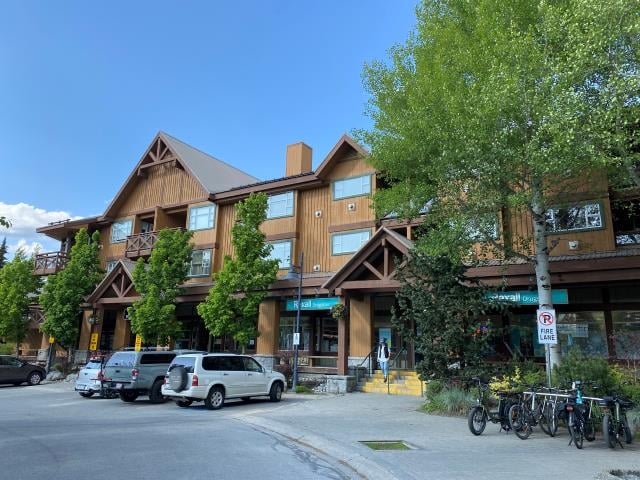 204-4360 Lorimer Rd