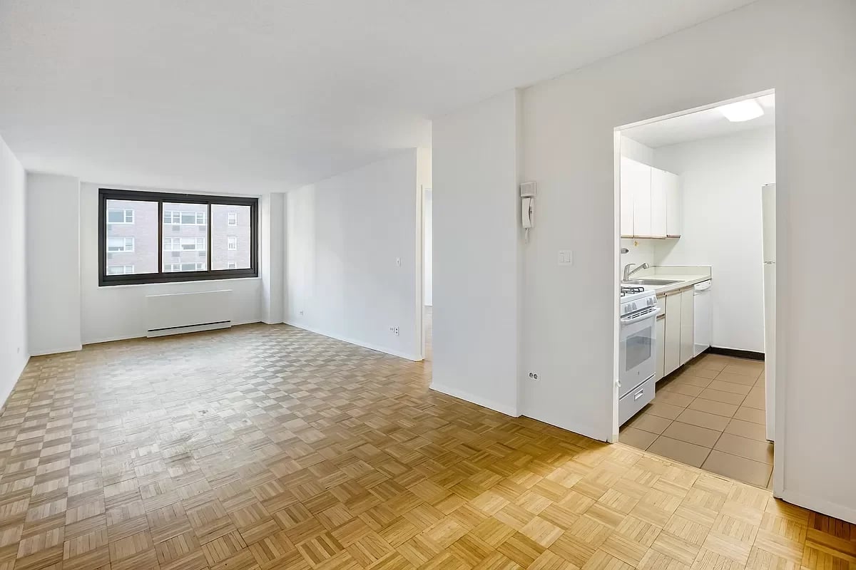 347 West 57th Street Unit: 10B