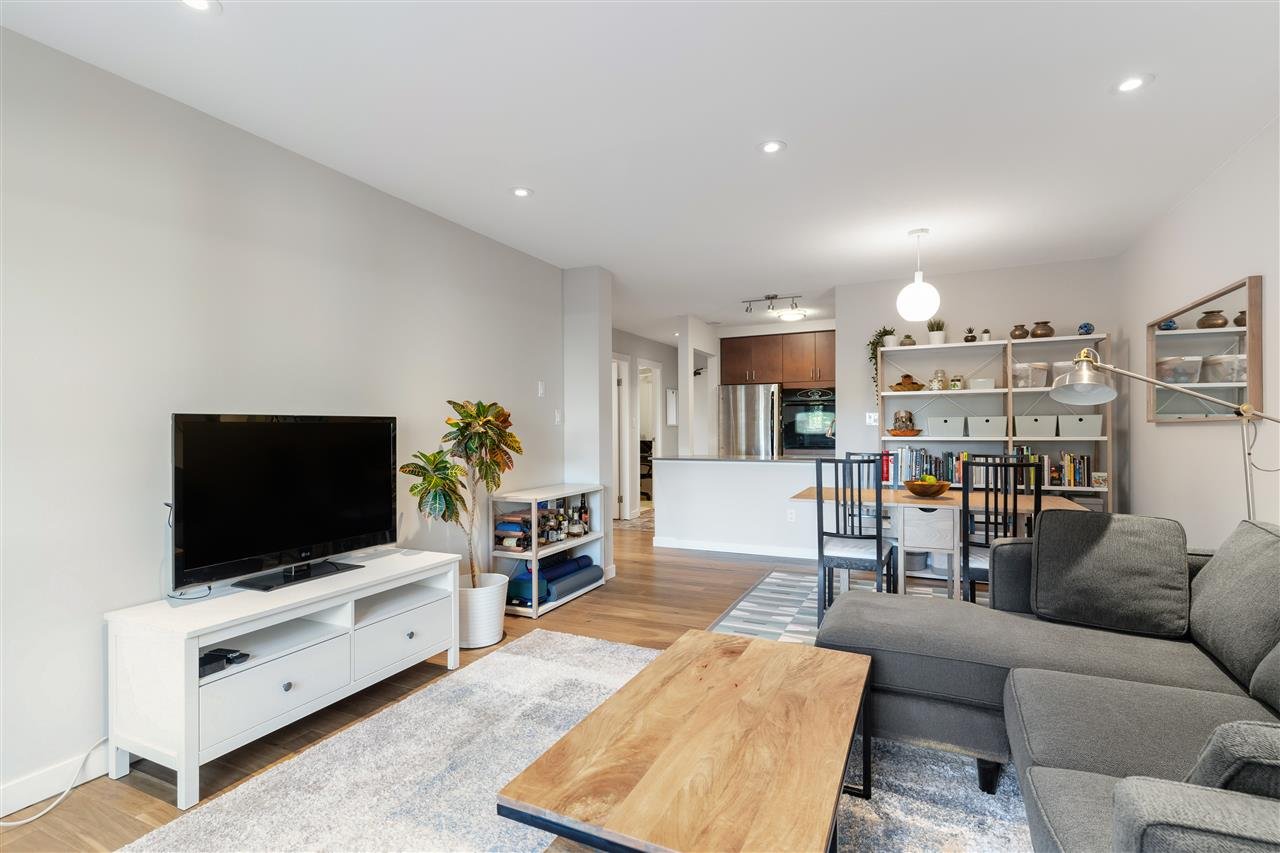 317-555 W 14th Ave