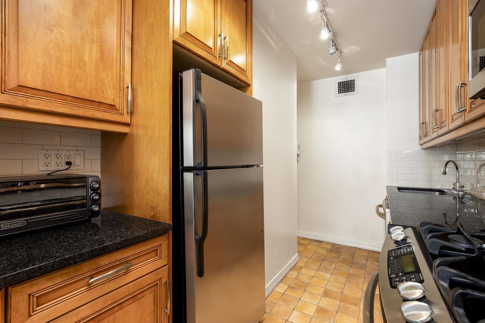 150 West End Avenue, Apt 4F
