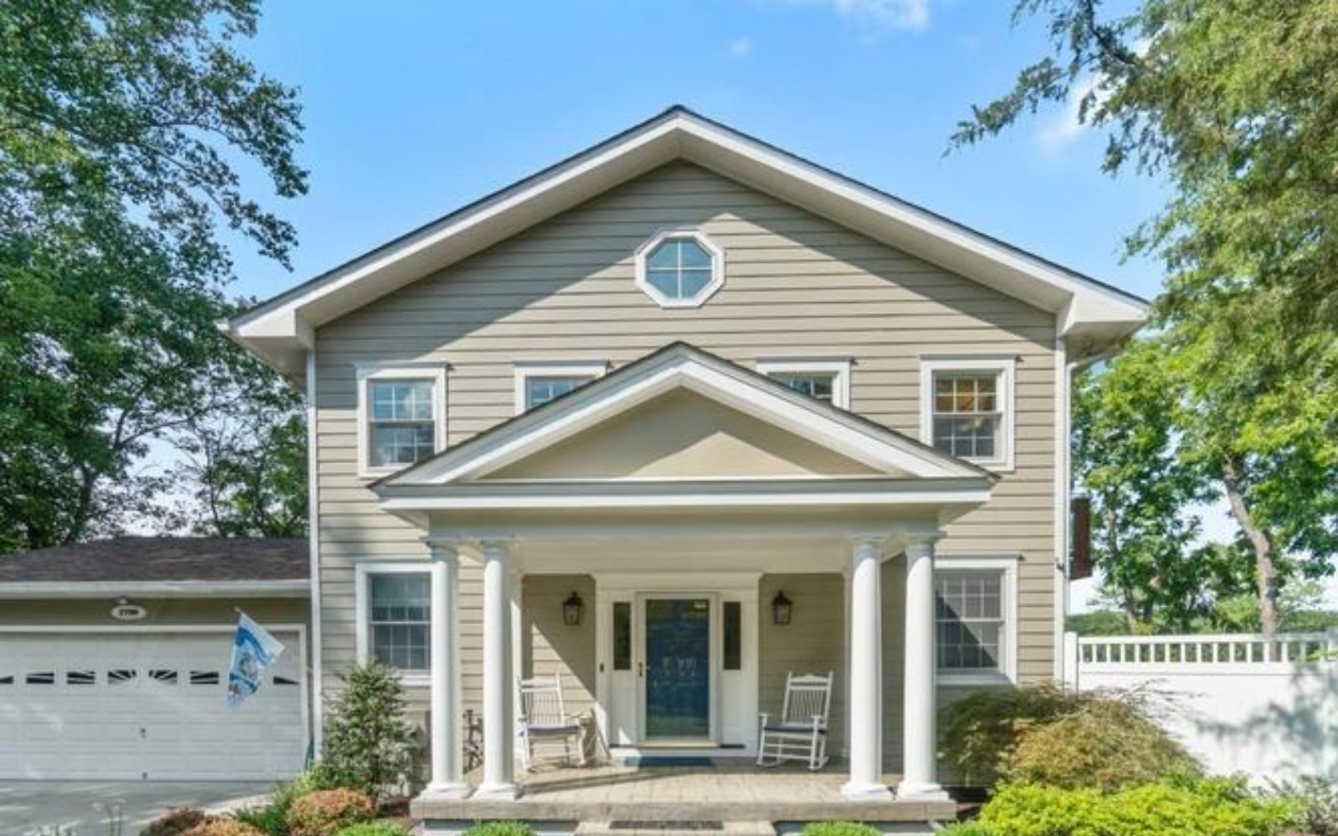 2700 Pinecrest Dr