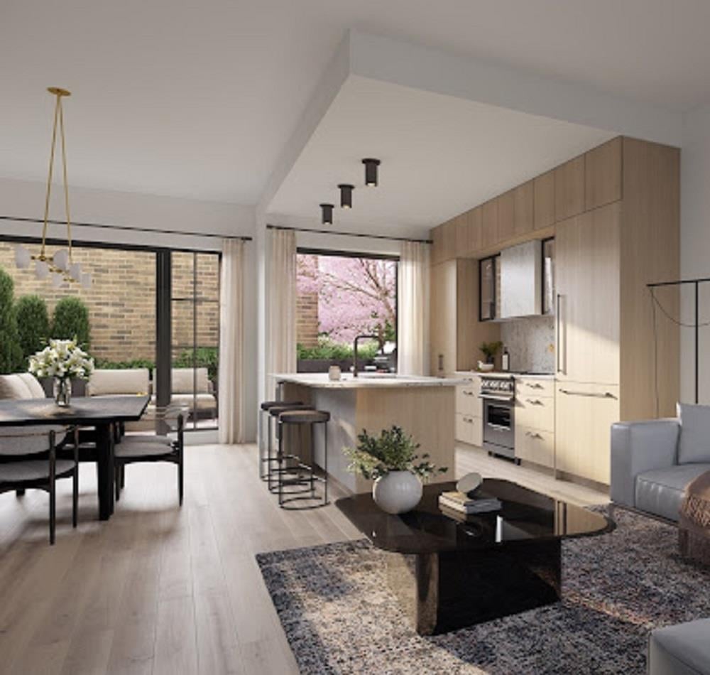 112-163 W King Edward St