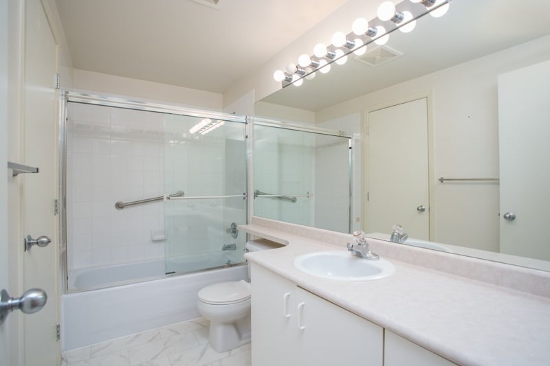 1401-8851 Lansdowne Rd