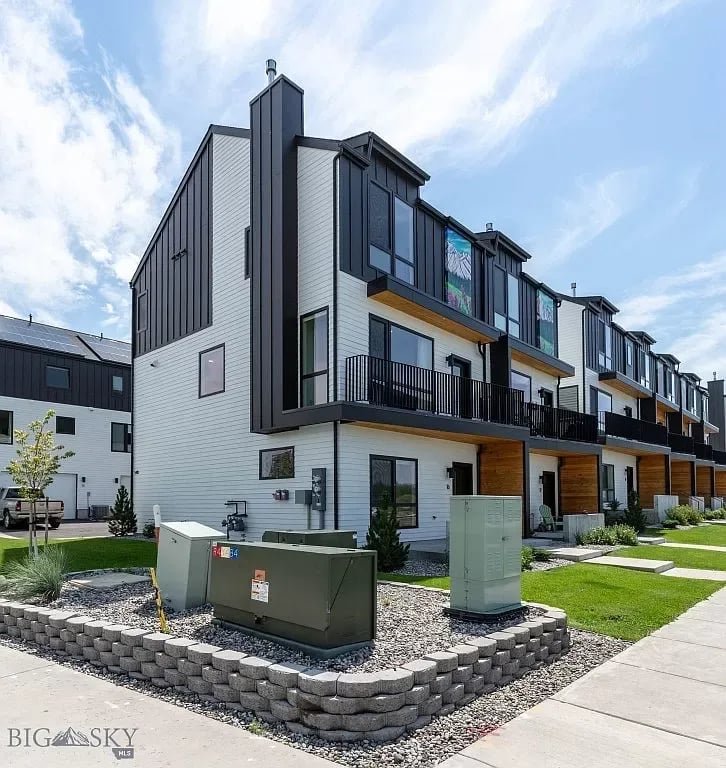 548 Enterprise Blvd #16