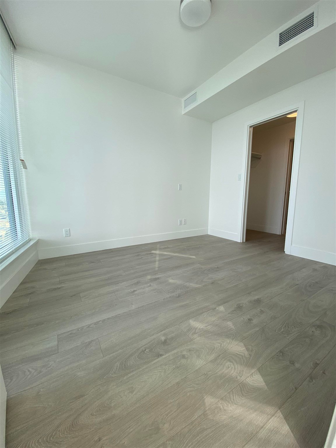1908-7358 Edmonds St