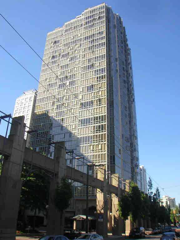 2302-950 Cambie St
