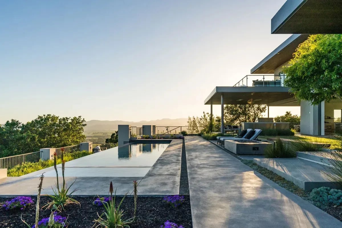 Inside A Contemporary Wine Country Aerie