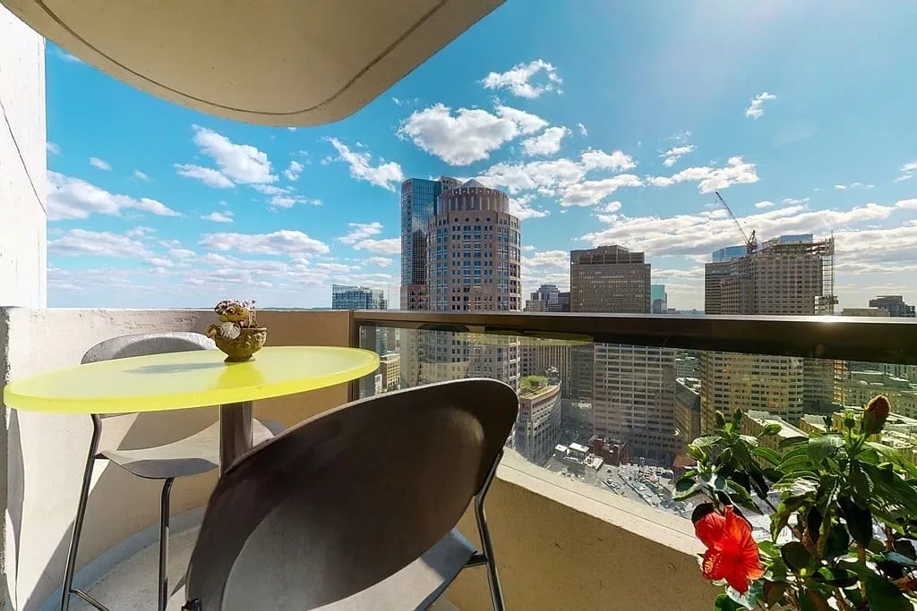 65 E India Row #37GH