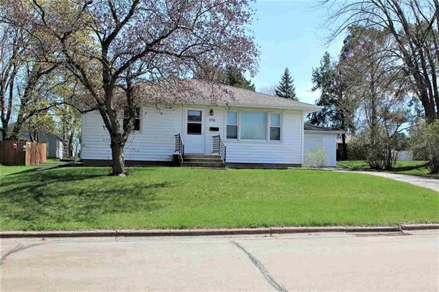 1718 Smith Street New London WI