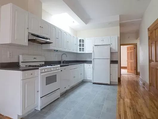334 6th Ave Apt: 3 