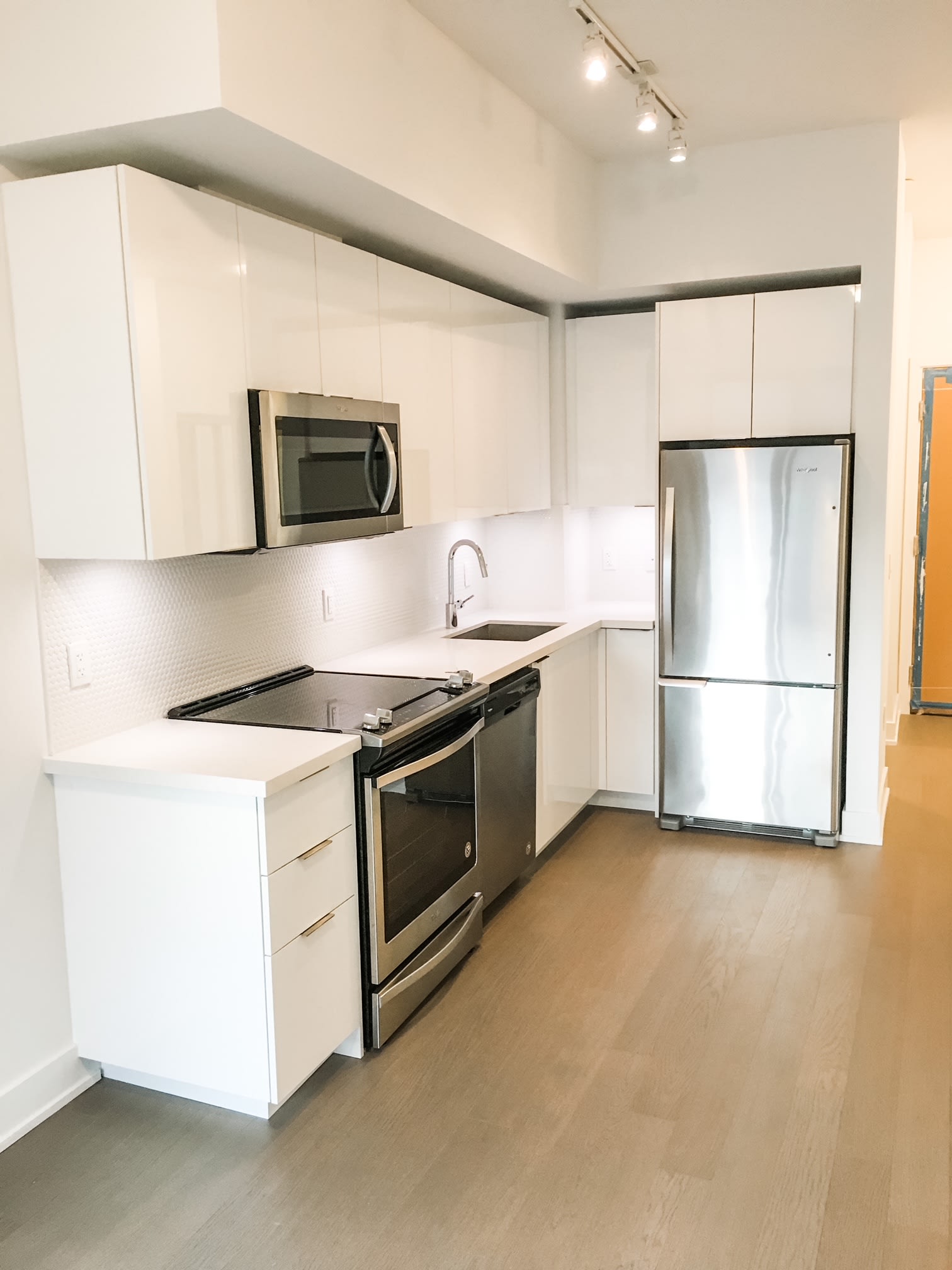 20 Shore Breeze Dr, Unit 503