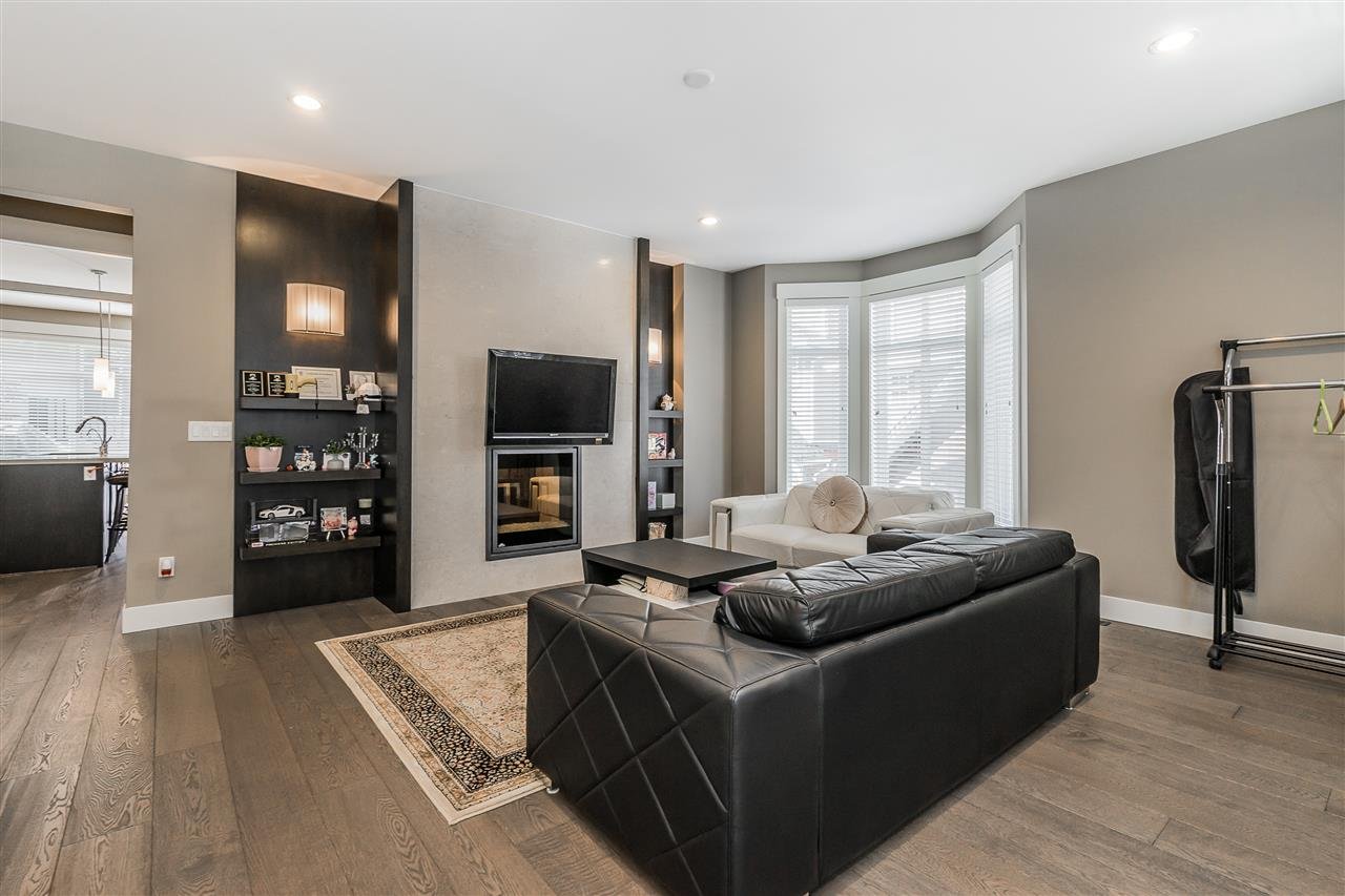 32-15977 26 Ave
