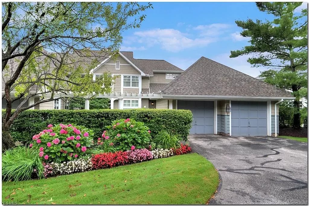 7 Shoreby Dr