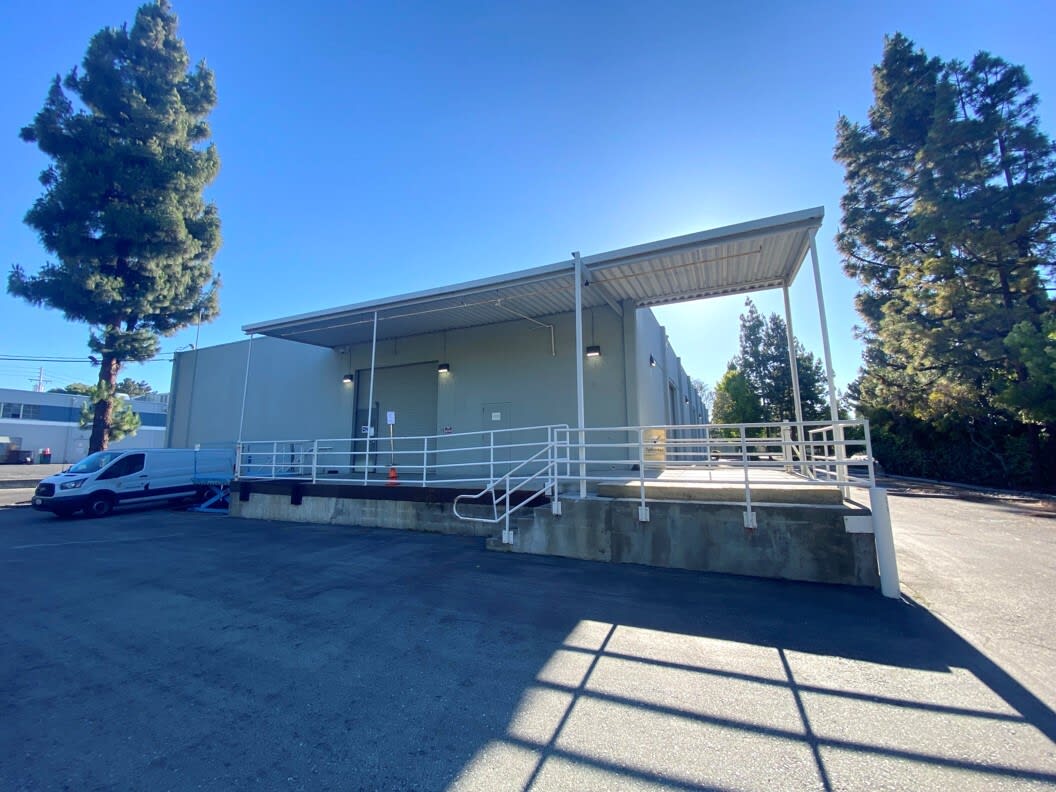 Rare 11K SF Industrial Owner-User Opportunity