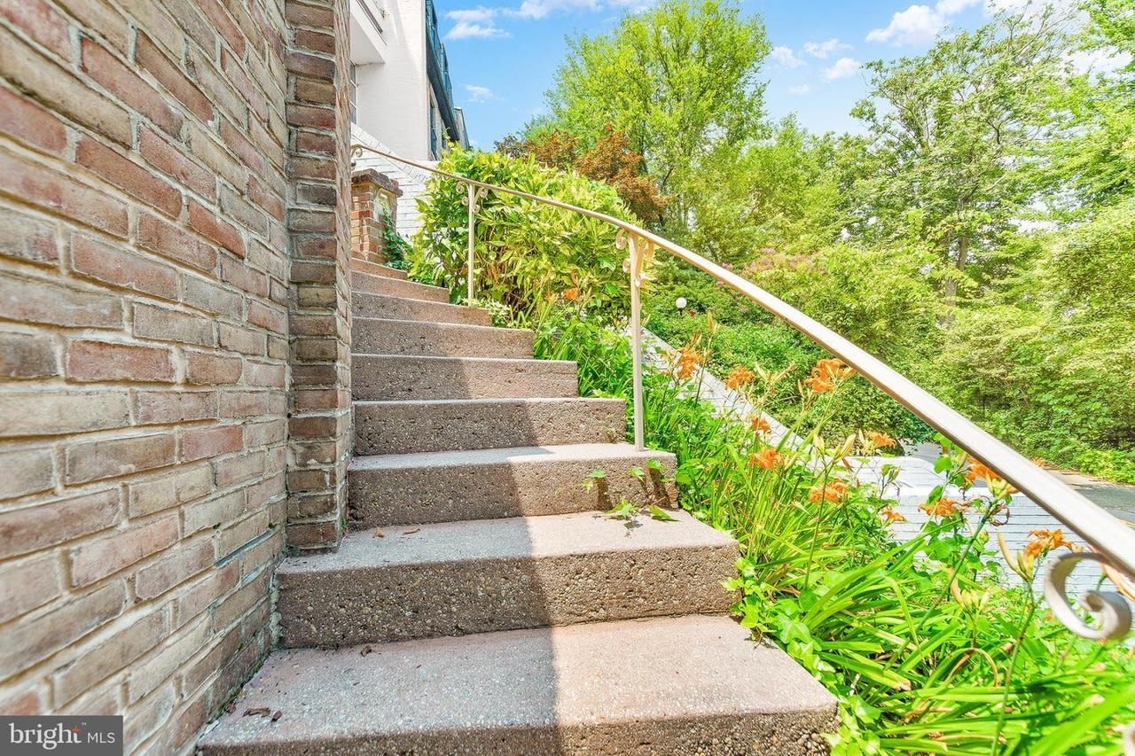 2128 Cathedral Ave NW - Buyer Represented