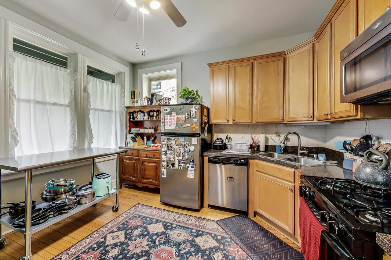 2528 N Spaulding Ave