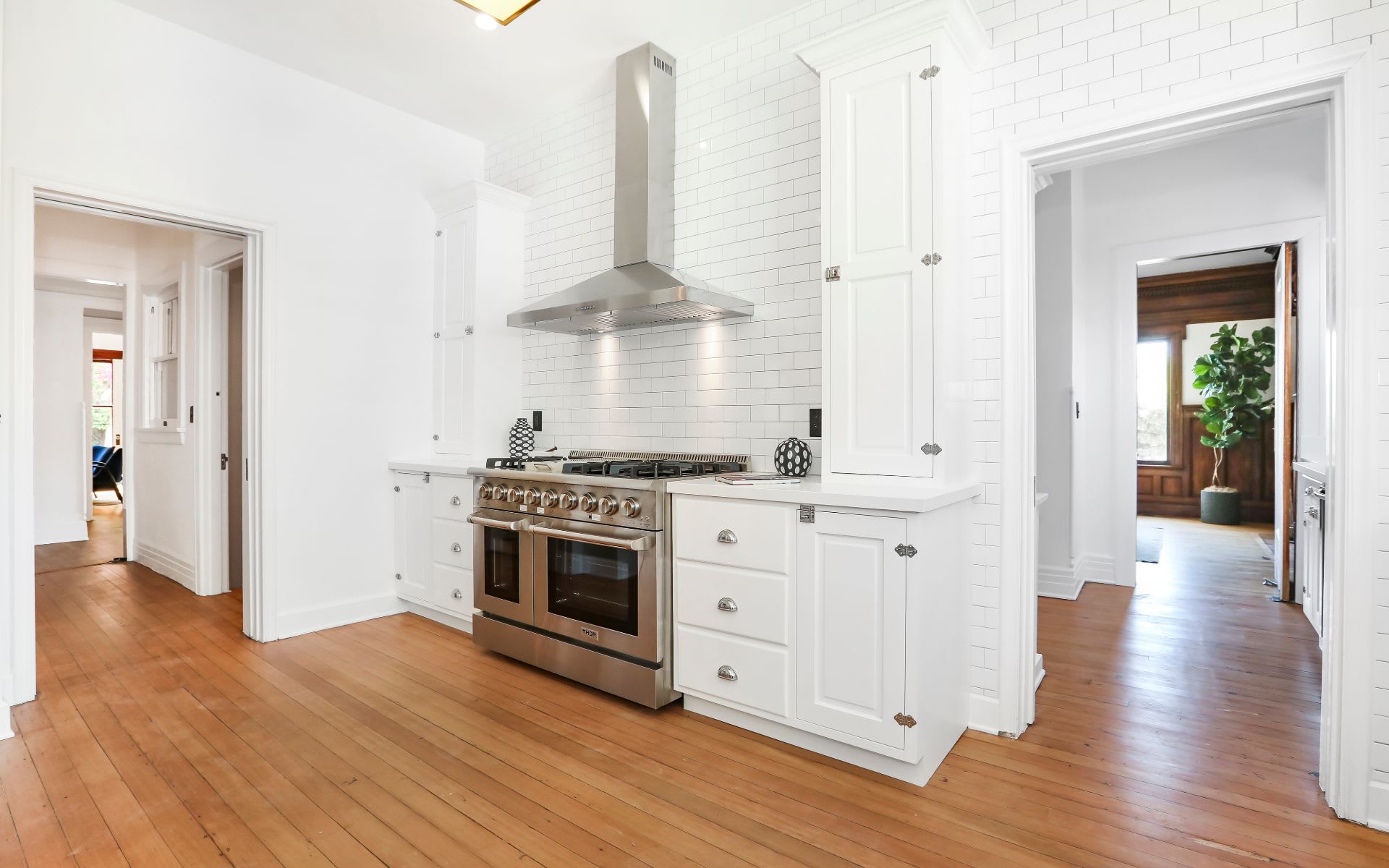  901 Isabel St