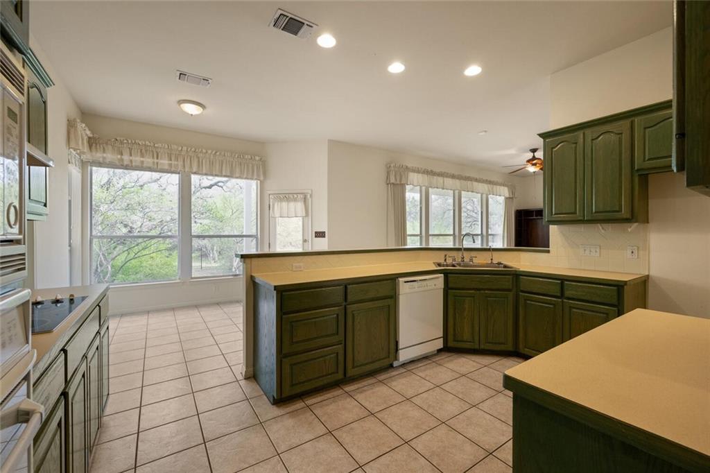 912 Oak Meadow Dr