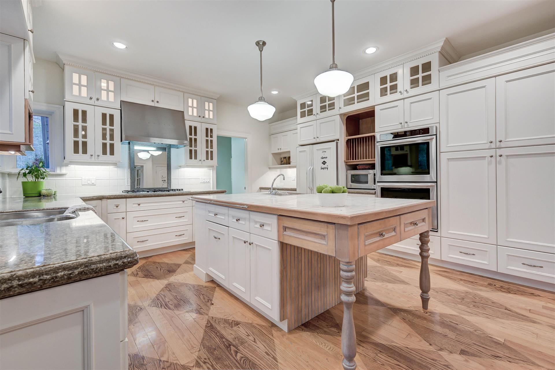 109 Woodview Dr