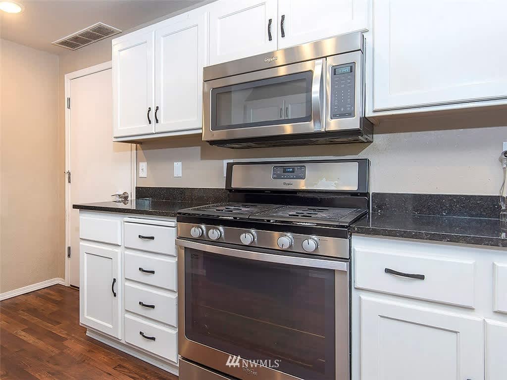 114 Tompkins Pl