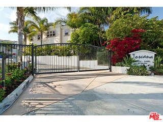 23963 De Ville Way